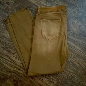 BNWOT STS Blue Distressed Ankle Jeans